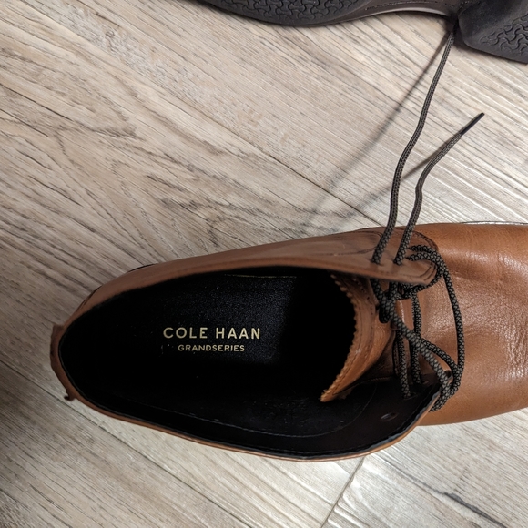 New without box, men's Cole Haan leather dress chukkas size 7.5 - Picture 4 of 6